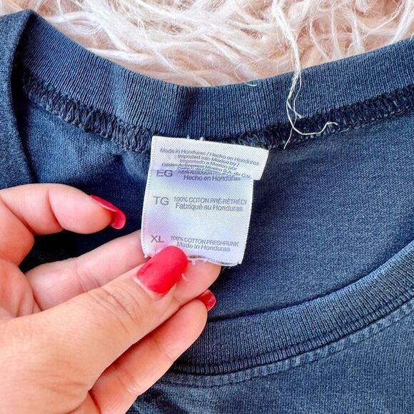 XL Faded Gildan Tank Top - Picture 2 of 5